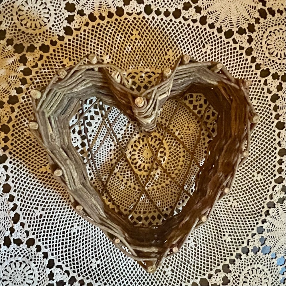 Vintage Grapevine Twig Wreath Heart Wall Hanging Basket Rustic Decor Farmhouse